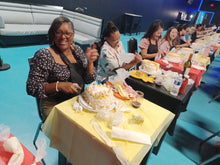 Load image into Gallery viewer, Sweetooth Bakery Cake Decorating Class