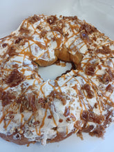 Load image into Gallery viewer, King Cake Pop-Up Shop